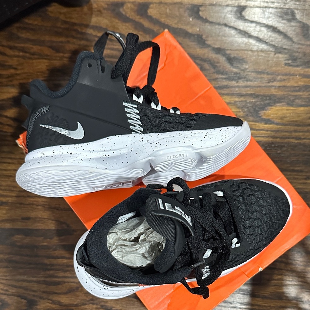 Nike Kids LeBron Witness V Black and White Sneakers - Picture 3 of 4